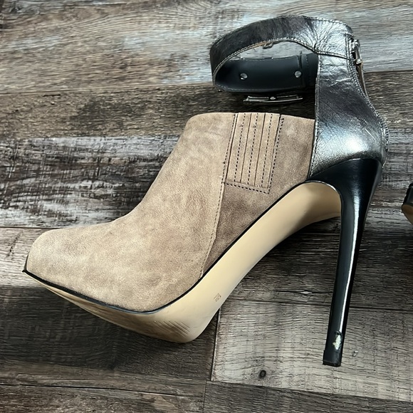 Brand new Guess Shilvy heels